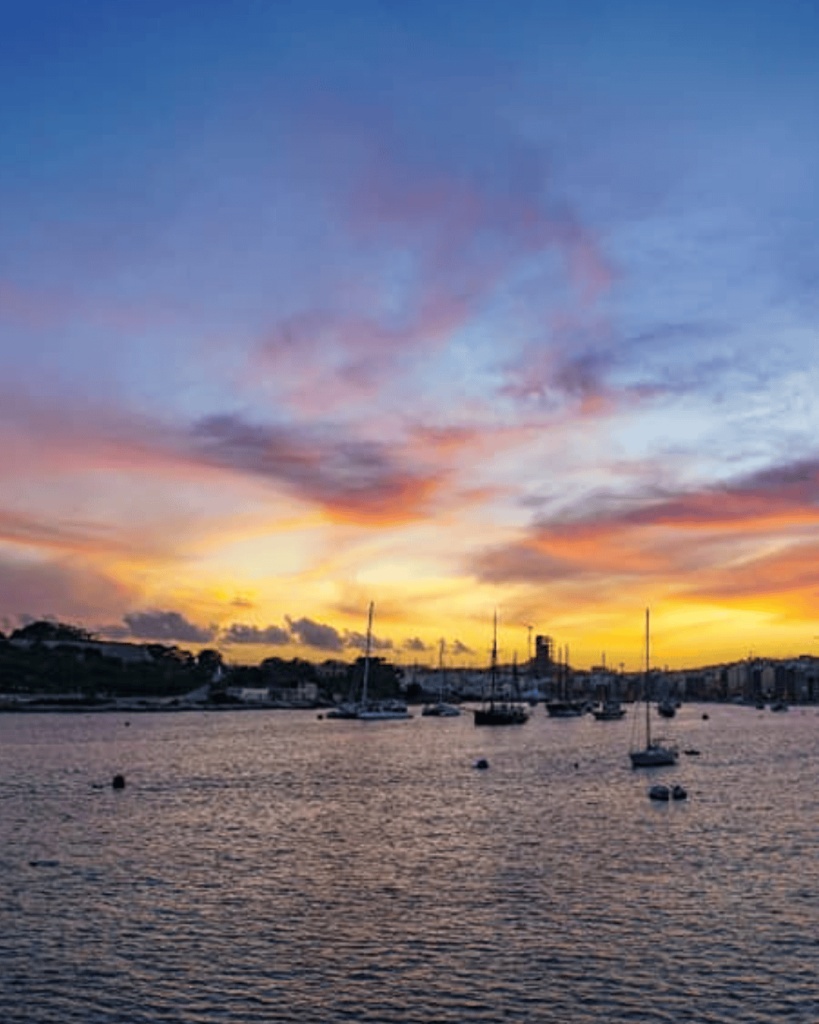 Bo på malta, udsigt over havnen